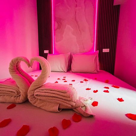 Intimate Escape - Seaside - Spa Bath - Wifi - Ac Ницца Экстерьер фото